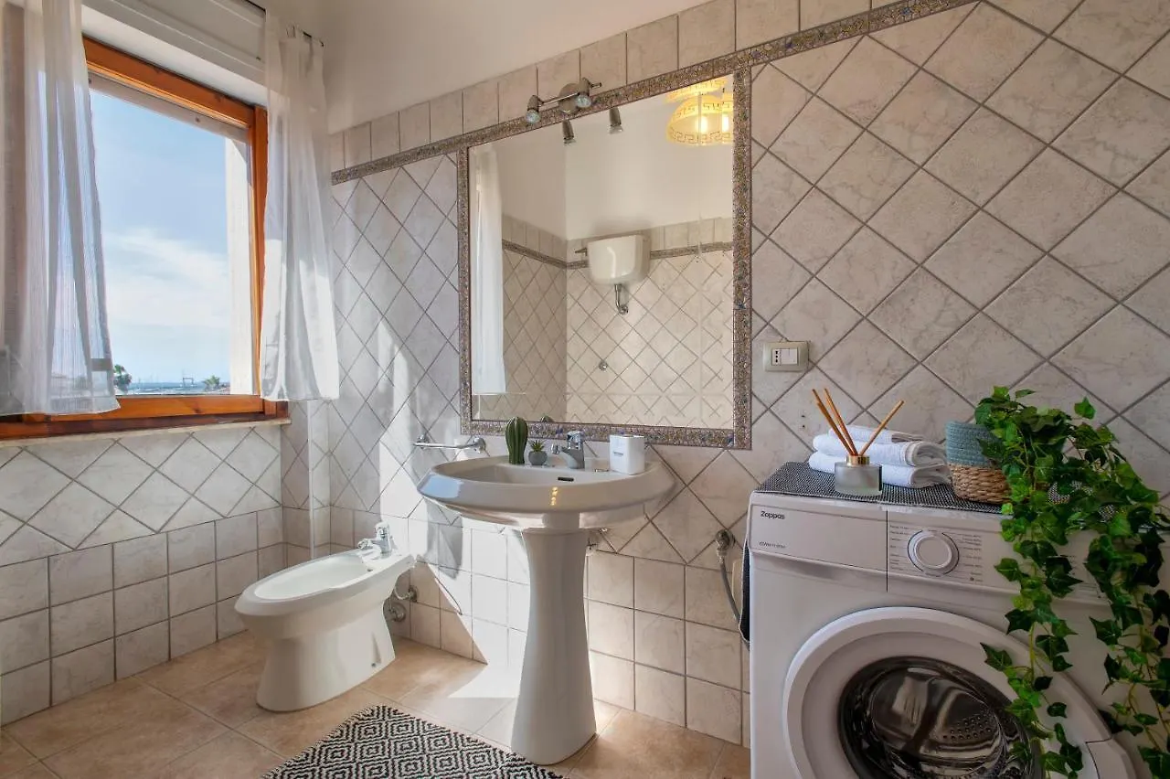Apartamento Lungomare Garibaldi - Attico A Due Passi Dal Mare Alguer 0*,  Italia